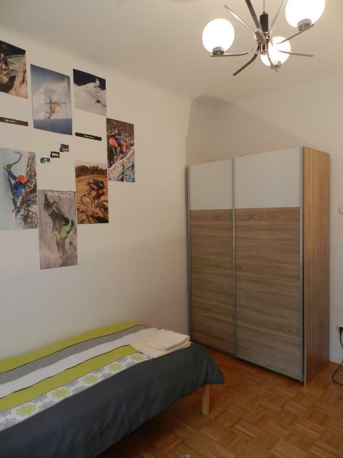 Nice Apartment With Free Car Parking, Wifi And Bikes For Free Ljubljana Kültér fotó